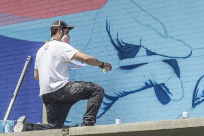 Nuevos murales creados por Christian Sasa en la provincia y la capital.