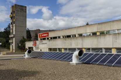 Edificio de Policía Local y Bomberos en la avenida Cantabria de Burgos.