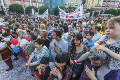 Acto de proclamación de las reinas de las fiestas de San Pedro y San Pablo.