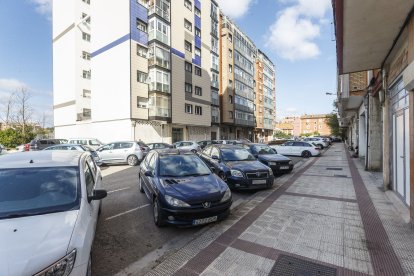 Una de las reivindicaciones vecinales se centra en realizar mejoras en la calle Zamora. SANTI OTERO