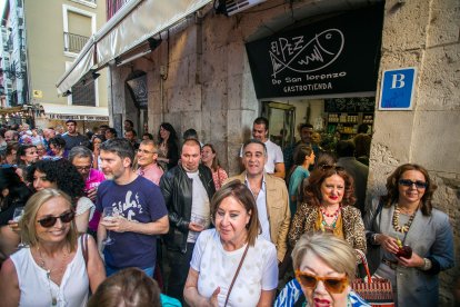 Gran fiesta del décimo aniversario de El Pez. Búscate en esta galería de fotos.