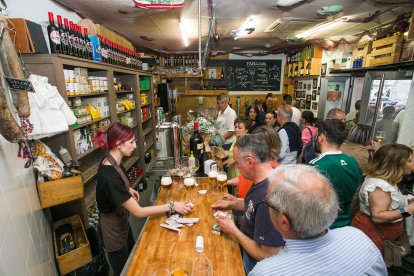 Gran fiesta del décimo aniversario de El Pez. Búscate en esta galería de fotos.