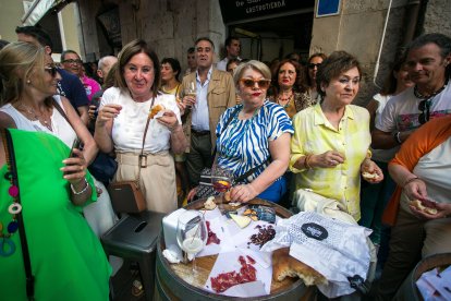 Gran fiesta del décimo aniversario de El Pez. Búscate en esta galería de fotos.