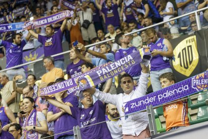 La invasión palentina se hizo escuchar en el Coliseum.