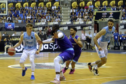 Imagen del partido entre el Hereda San Pablo Burgos y el Zunder Palencia.