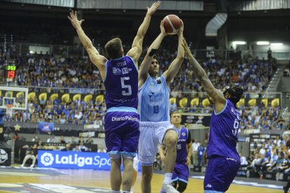 Imagen del partido entre el Hereda San Pablo Burgos y el Zunder Palencia.
