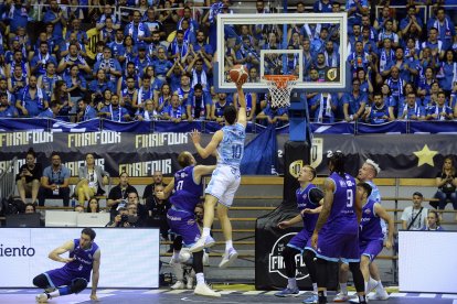 Imagen del partido entre el Hereda San Pablo Burgos y el Zunder Palencia.