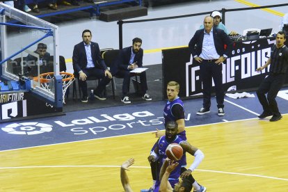 Imagen del partido entre el Hereda San Pablo Burgos y el Zunder Palencia.