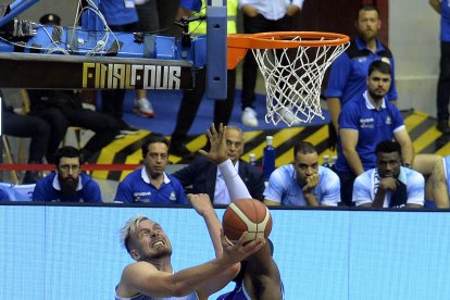 Imagen del partido entre el Hereda San Pablo Burgos y el Zunder Palencia.