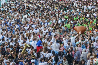 Pregón de las fiestas, Himno a Burgos, accidentado chupinazo y lanzamiento de la bota, Burgos está en fiestas.