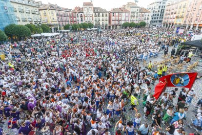 Pregón de las fiestas, Himno a Burgos, accidentado chupinazo y lanzamiento de la bota, Burgos está en fiestas.