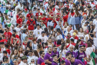 Pregón de las fiestas, Himno a Burgos, accidentado chupinazo y lanzamiento de la bota, Burgos está en fiestas.