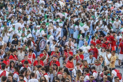 Pregón de las fiestas, Himno a Burgos, accidentado chupinazo y lanzamiento de la bota, Burgos está en fiestas.