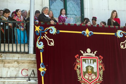 Vera Martínez (Peña Los Felices) fue la pregonera en un evento en el que se estrenaba la globada y el primer baile en fiestas de Gigantillos y Gigantones
