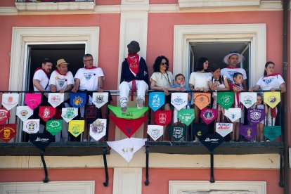 Vera Martínez (Peña Los Felices) fue la pregonera en un evento en el que se estrenaba la globada y el primer baile en fiestas de Gigantillos y Gigantones
