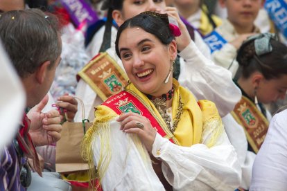 Cabalgata de peñas en las fiestas de San Pedro 2023.