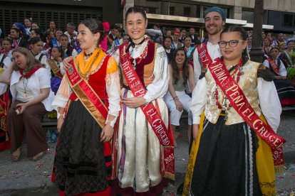 Cabalgata de peñas en las fiestas de San Pedro 2023.