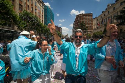 Cabalgata de peñas en las fiestas de San Pedro 2023.