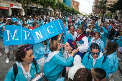 Cabalgata de peñas en las fiestas de San Pedro 2023.