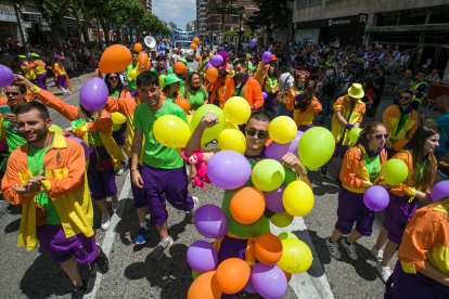 Cabalgata de peñas en las fiestas de San Pedro 2023.