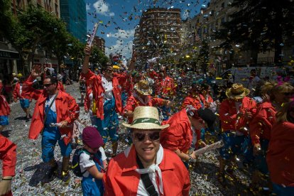 Cabalgata de peñas en las fiestas de San Pedro 2023.
