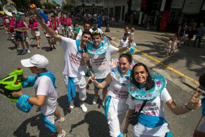 Cabalgata de peñas en las fiestas de San Pedro 2023.