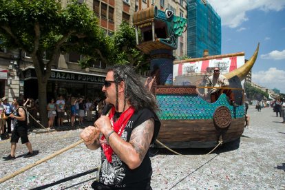 Cabalgata de peñas en las fiestas de San Pedro 2023.