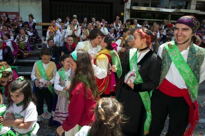 Cabalgata de peñas en las fiestas de San Pedro 2023.