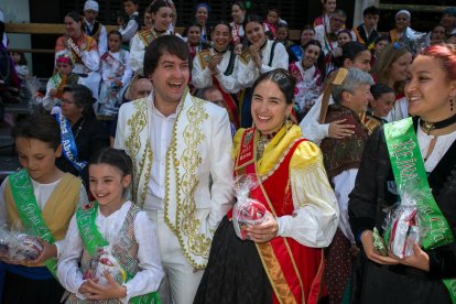 Cabalgata de peñas en las fiestas de San Pedro 2023.