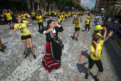 Cabalgata de peñas en las fiestas de San Pedro 2023.