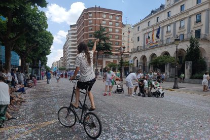Cabalgata de peñas en las fiestas de San Pedro 2023.