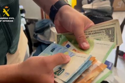 Se ha recuperado cerca de 6.500 euros en efectivo.