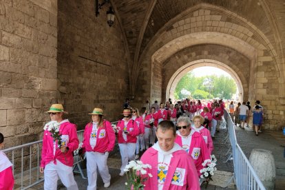 Instante de la Ofrenda Floral a Santa María la Mayor.