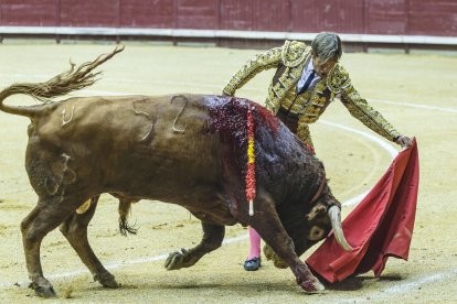 El Cordobés triunfó una vez más en Burgos.