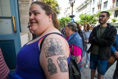 Los gigantillos y la Catedral tatuados en el brazo de esta joven.