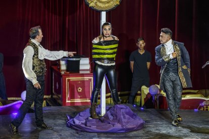 Uno de los números del Circo Holliday