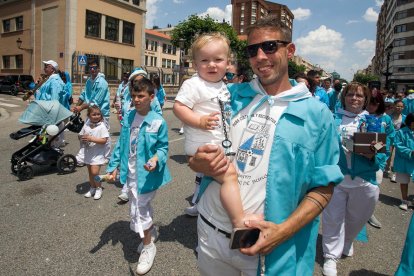 Las peñas se han echado a la calle estas fiestas.