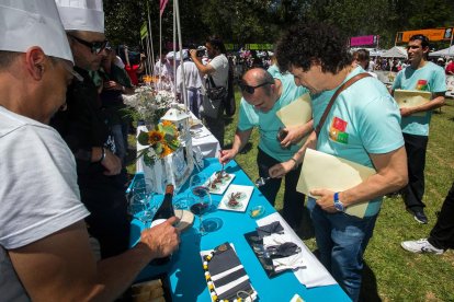 Una treintena de peñas participaron en el Buen Yantar.