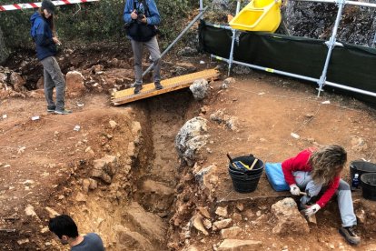 'Titanic' del yacimiento arqueológico Penal en mitad de la excavación