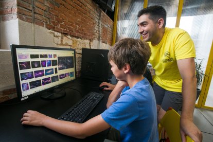 Talleres de programación de viodeojuegos, creación musical o Inteligencia artificial para los alumnos de Secundaria.