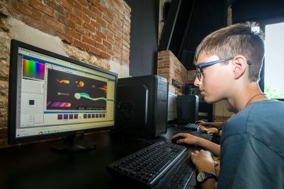 Talleres de programación de viodeojuegos, creación musical o Inteligencia artificial para los alumnos de Secundaria.