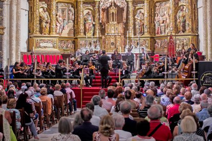 La Seo completó el aforo para presenciar este concierto gratuito.