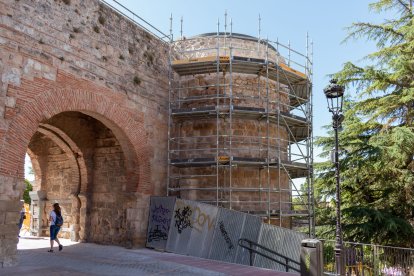 Obras de consolidación de la Muralla y de una parte del Arco de San Martín.