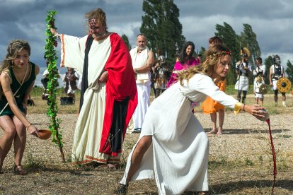 Celebración de la XXIII Fiesta Romana en Honor al Dios Baco, de Interés Turístico de Castilla y León, que se celebra en la localidad burgalesa de Baños de Valdearados.