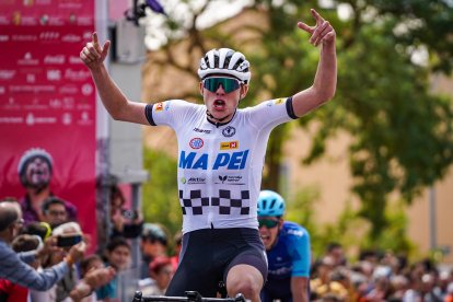 El noruego Jakob Jakobsen se alzó como el más veloz en la meta de Aranda.