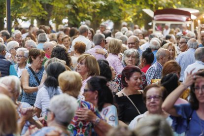 Segunda sesión de Bailes de Tarde en el paseo de la Quinta.