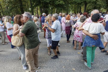 Segunda sesión de Bailes de Tarde en el paseo de la Quinta.