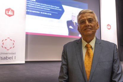 El rector de la Universidad Autónoma de Perú, Eduardo Enrique Vásquez Huamán