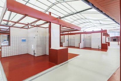 Distribución interior de los puestos en el mercado provisional.