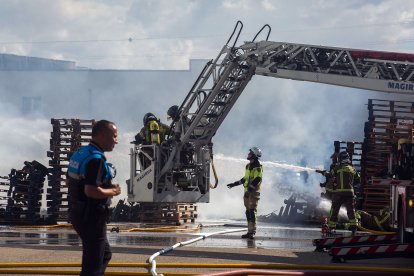 Incendio en Torreplas, polígono de Gamonal.